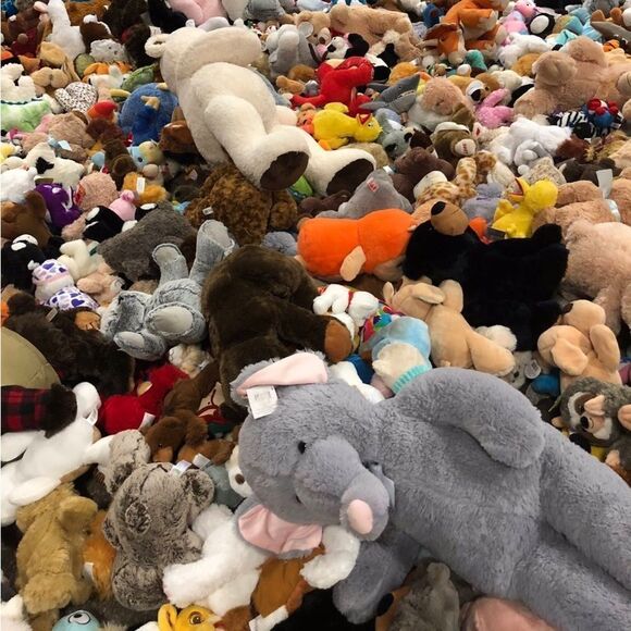 Stuffed Animal Mystery Box - RANDOM STUFFIES - Picture 1 of 1